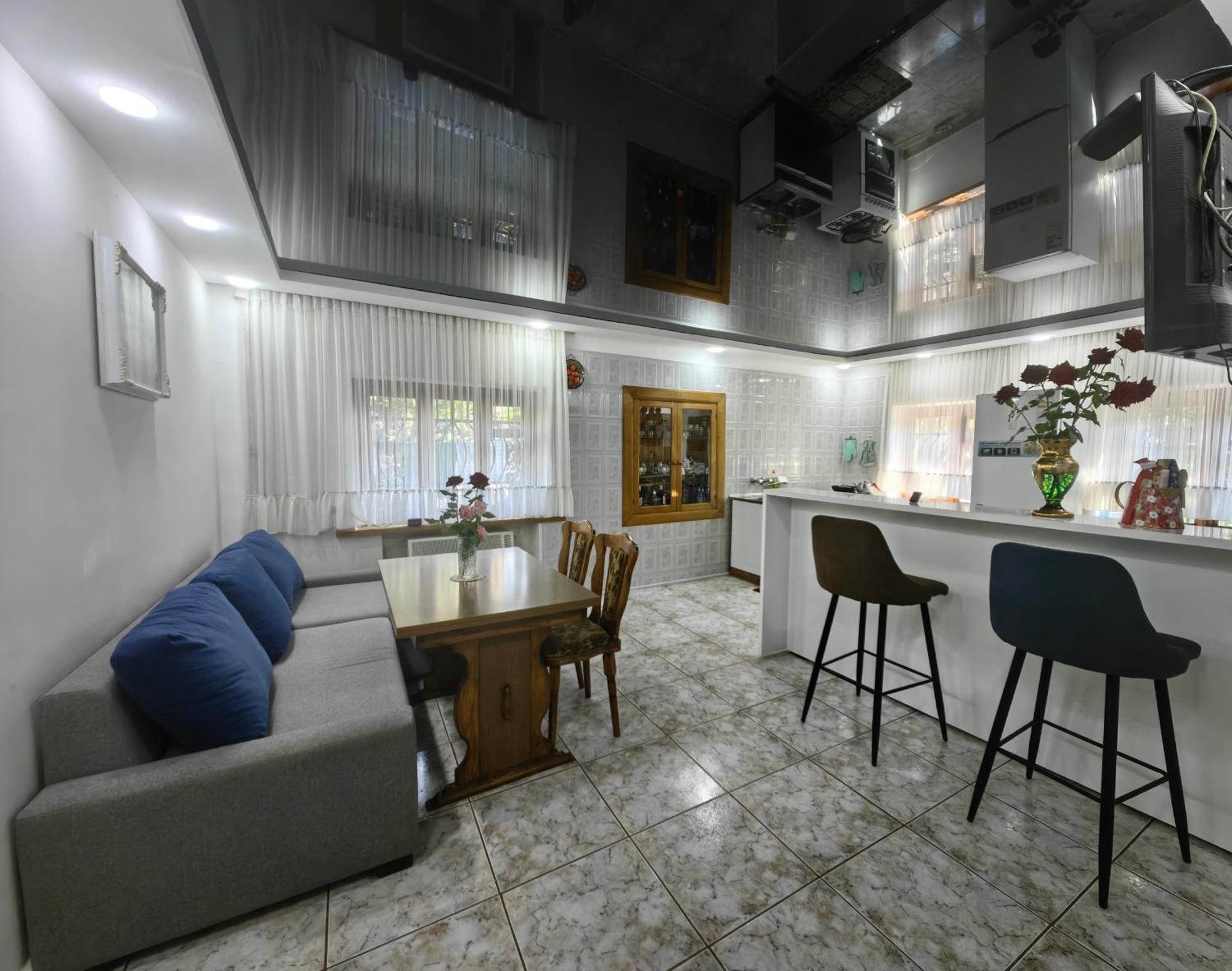 Guest House Metreveli Street 19 Khashuri Exterior photo